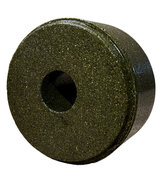 CdG lick pine needles